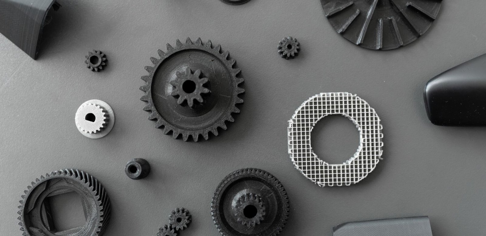 3d printed objects on the table in the laboratory nxudsw5 (1)